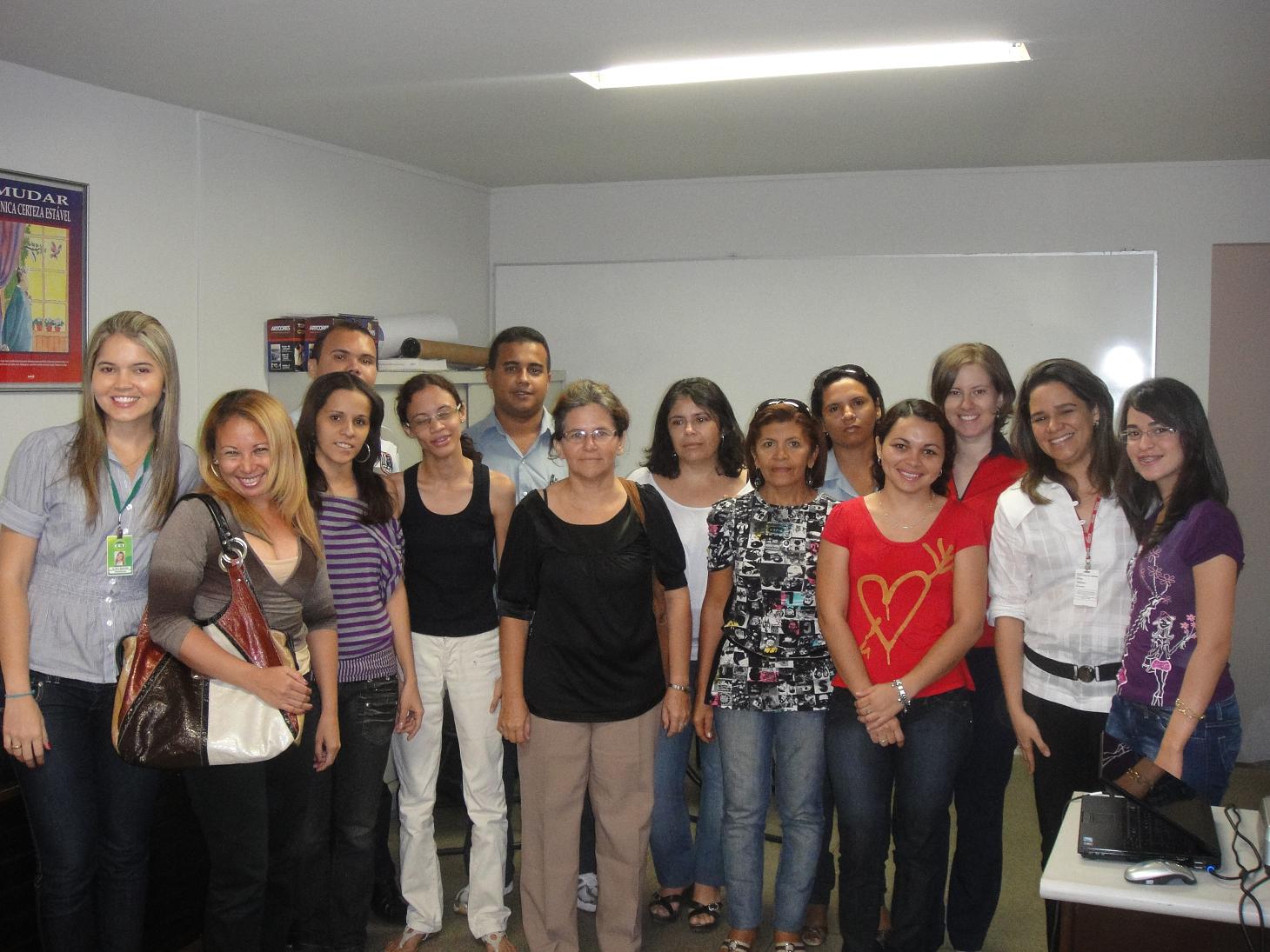Alunos e Professores do CET visitam a Cacique Pneus